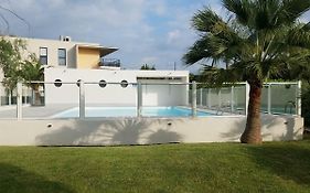 F1 de 36m2 avec terrasse et parking privatif.